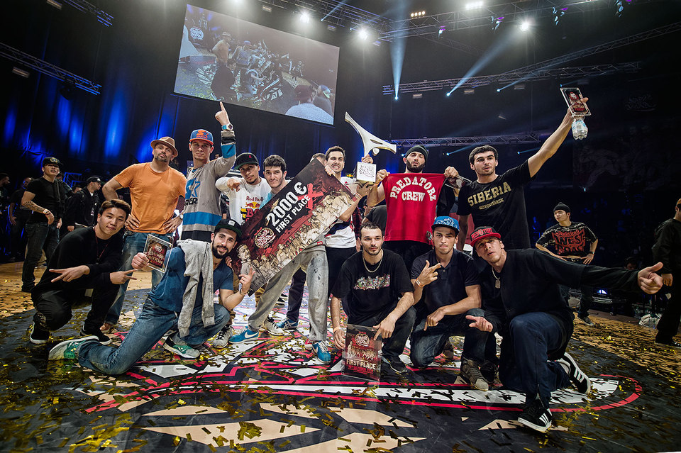 Победители BOTY 2014 команда Predatorz из России
