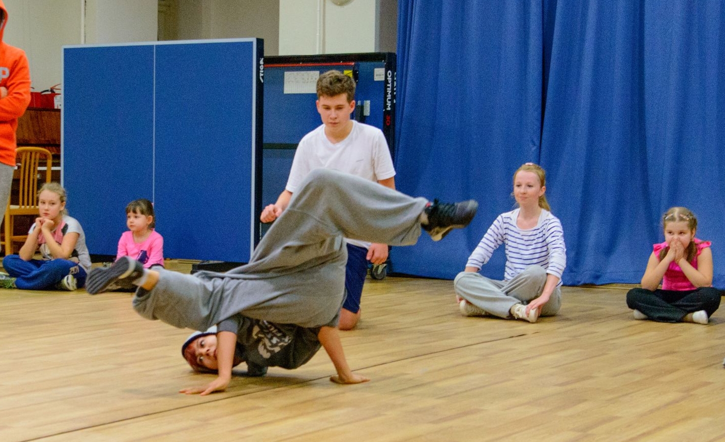 Выступление учеников на открытом уроке на Волжской 20.11.2015