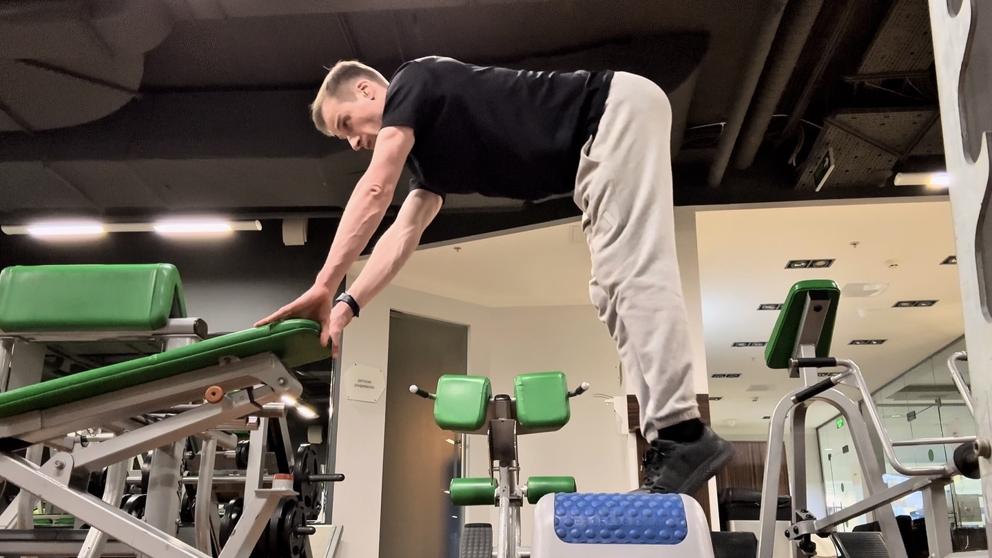 Ослик (подъём на носки в наклоне)