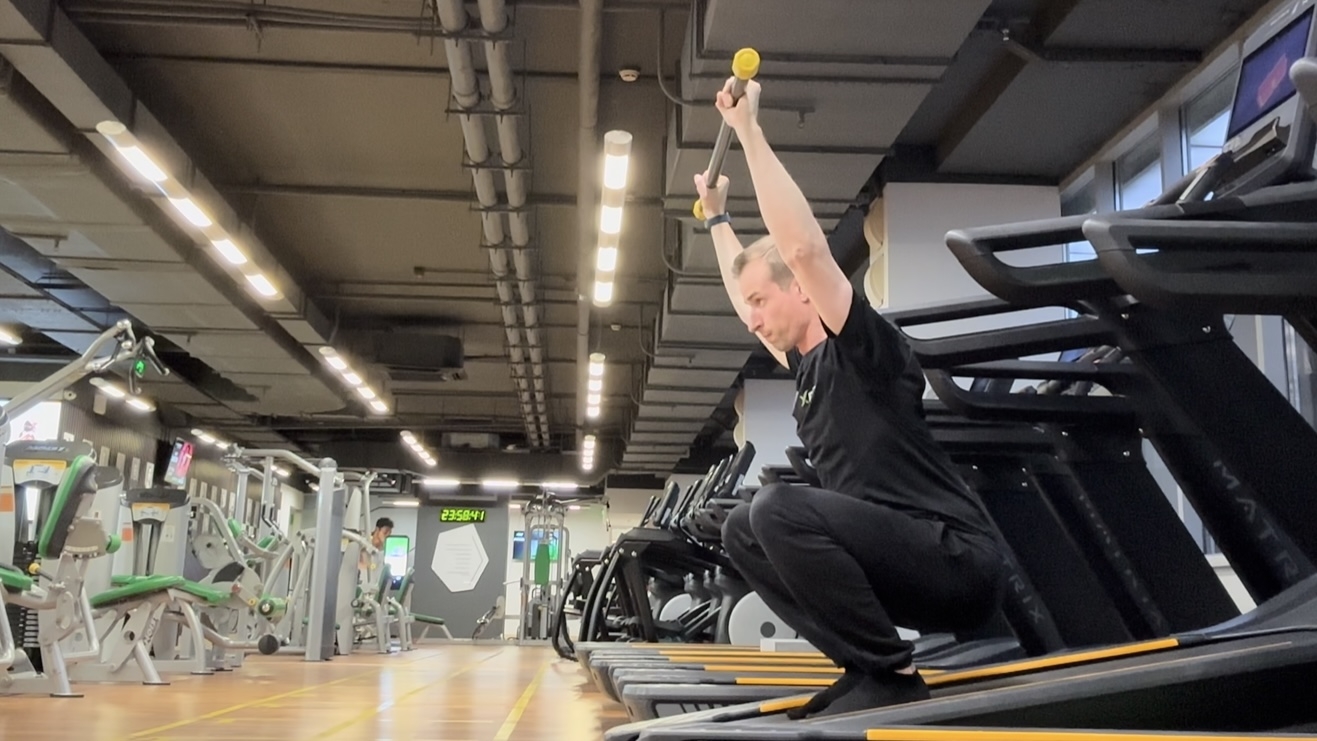 Приседания с грифом/бодибаром/гимнастической палкой над головой