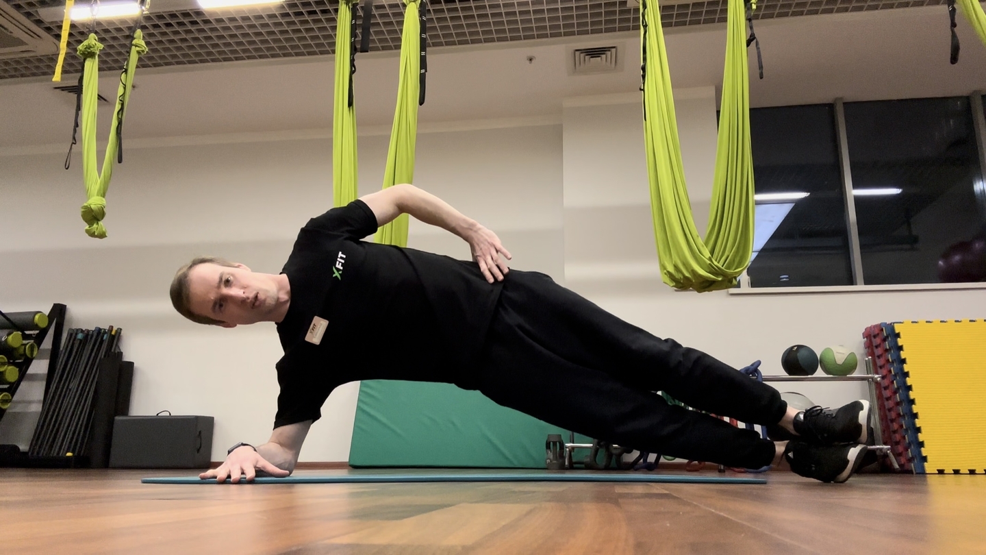 Подъёмы таза в боковой планке (Side Plank Thrusts)