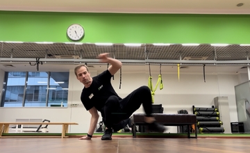 Bounce swing footwork