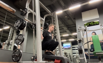 Полные приседания в машине Смита