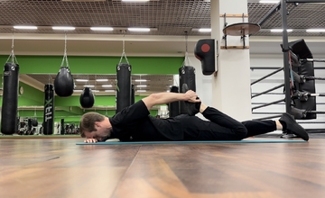 Растяжка квадрицепса стоя/лёжа на животе/боку/спине