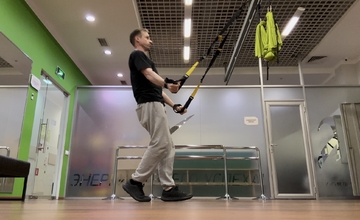 TRX Кикбэк на трицепс / TRX Triceps Kick Back (M)