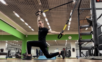 TRX Растягивание сгибателей бедра стоя на колене / TRX Half Kneeling Hip flexor Stretch