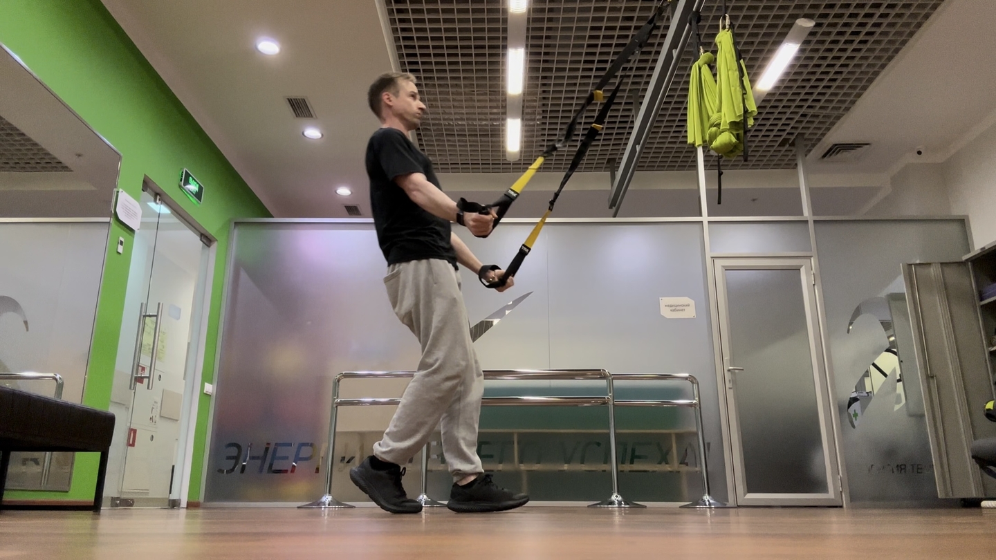 TRX Кикбэк на трицепс / TRX Triceps Kick Back (M)